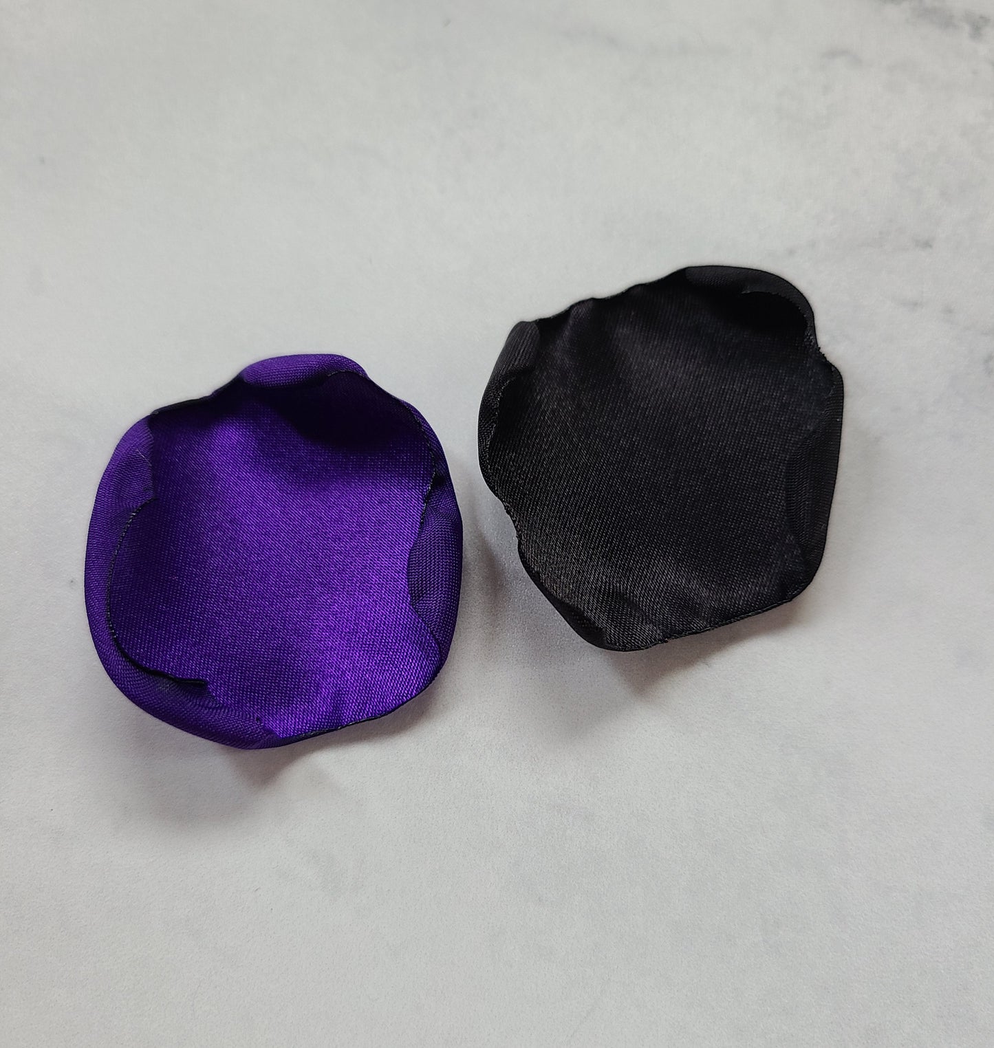 Dark Purple & black rose petals, table confetti, flower girl petals for tossing, bridesmaid box, gothic wedding decorations, goth bachelorette, Halloween party decor, table centerpieces