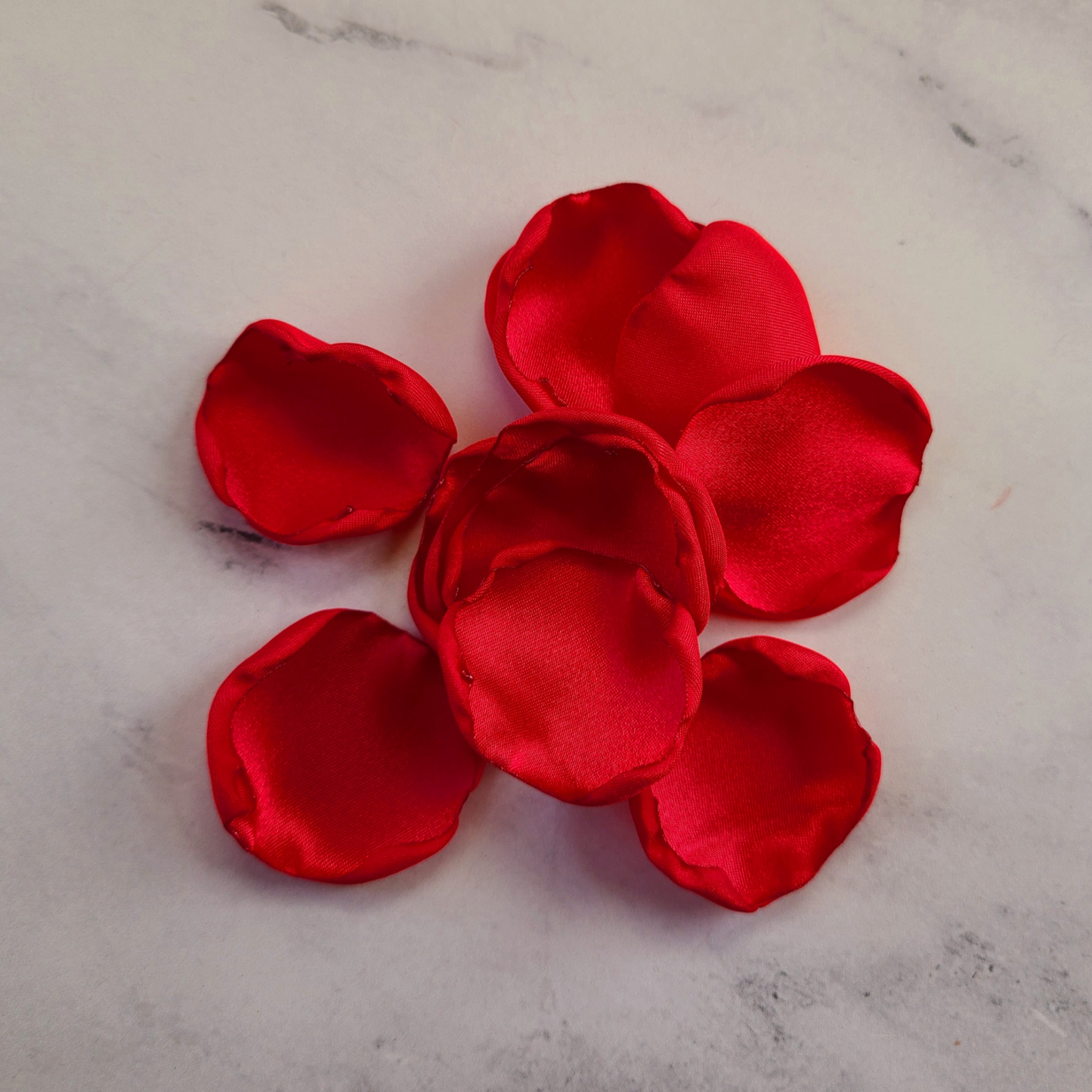 Red Flower Girl Petals for Engagement Proposal, baskets, Red Rose Petals for Wedding Decor, Engagement proposal props, Valentine flower girl petals, aisle decorations, custom table confetti, classic table centerpiece decor, wedding memory table petals, Future Mrs
