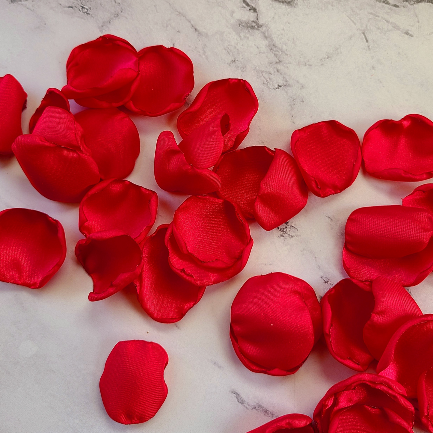 Red Rose Petals, Engagement Props, Bridesmaid Proposal Box, Red Rose Petals for Wedding Decor, Engagement proposal props, Valentine flower girl petals, aisle decorations, custom table confetti, classic table centerpiece decor, wedding memory table petals, Future Mrs