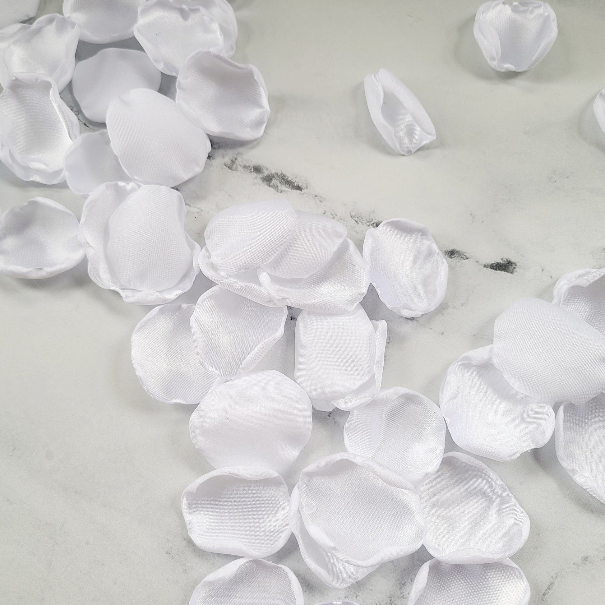 White Rose Petals for Wedding Aisle Decor, Flower Girl Baskets, Engagement Props, Table Confetti, In My Bride Era,