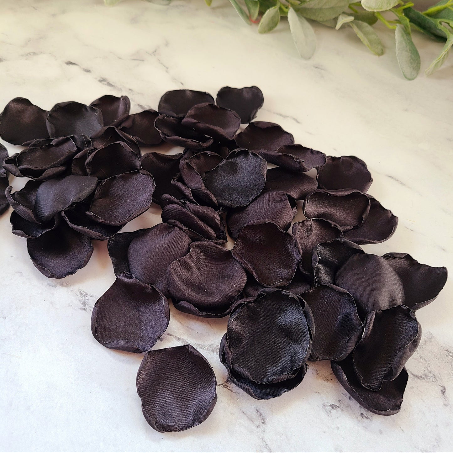 Black rose petals for classic wedding decor, elegant table decorations, flower girl petals for tossing, baskets, goth confetti scatter