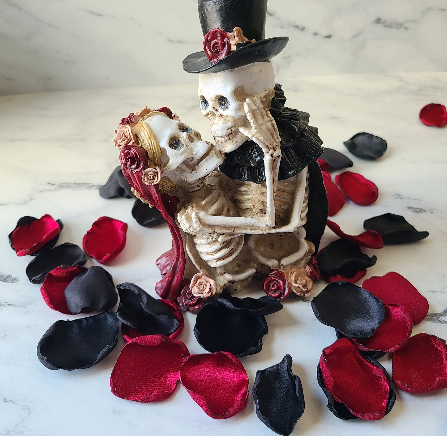 Bride or Die Red and Black Rose Petals, Dark Red and Black Rose Petals for Goth Wedding Decor, flower girl baskets, confetti scatter, halloween party decor, gothic bridal shower decorations, 