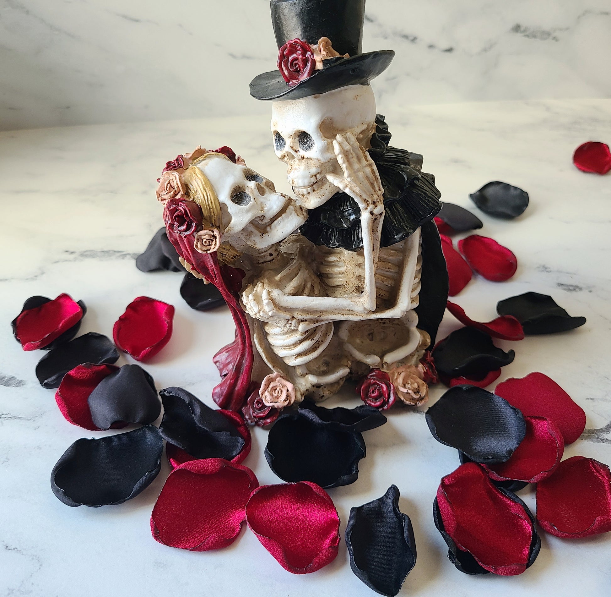 Bride or Die Red and Black Rose Petals, Dark Red and Black Rose Petals for Goth Wedding Decor, flower girl baskets, confetti scatter, halloween party decor, gothic bridal shower decorations, 