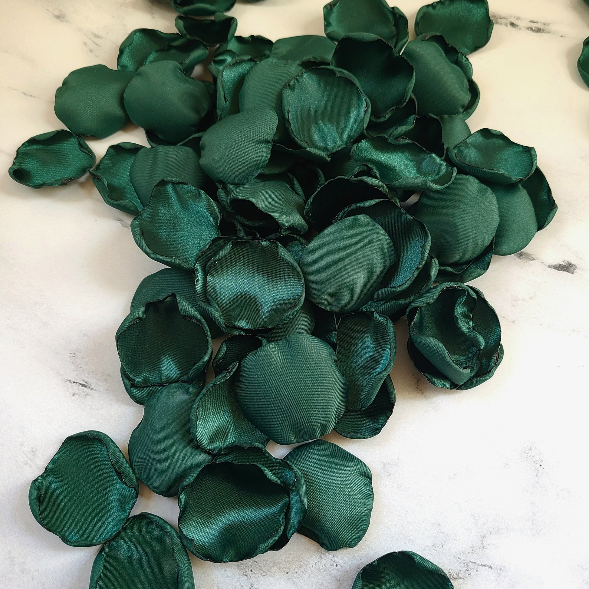 Emerald Rose Petals for Fall Wedding Aisle Decor Ideas, flower Girl Basket, confetti