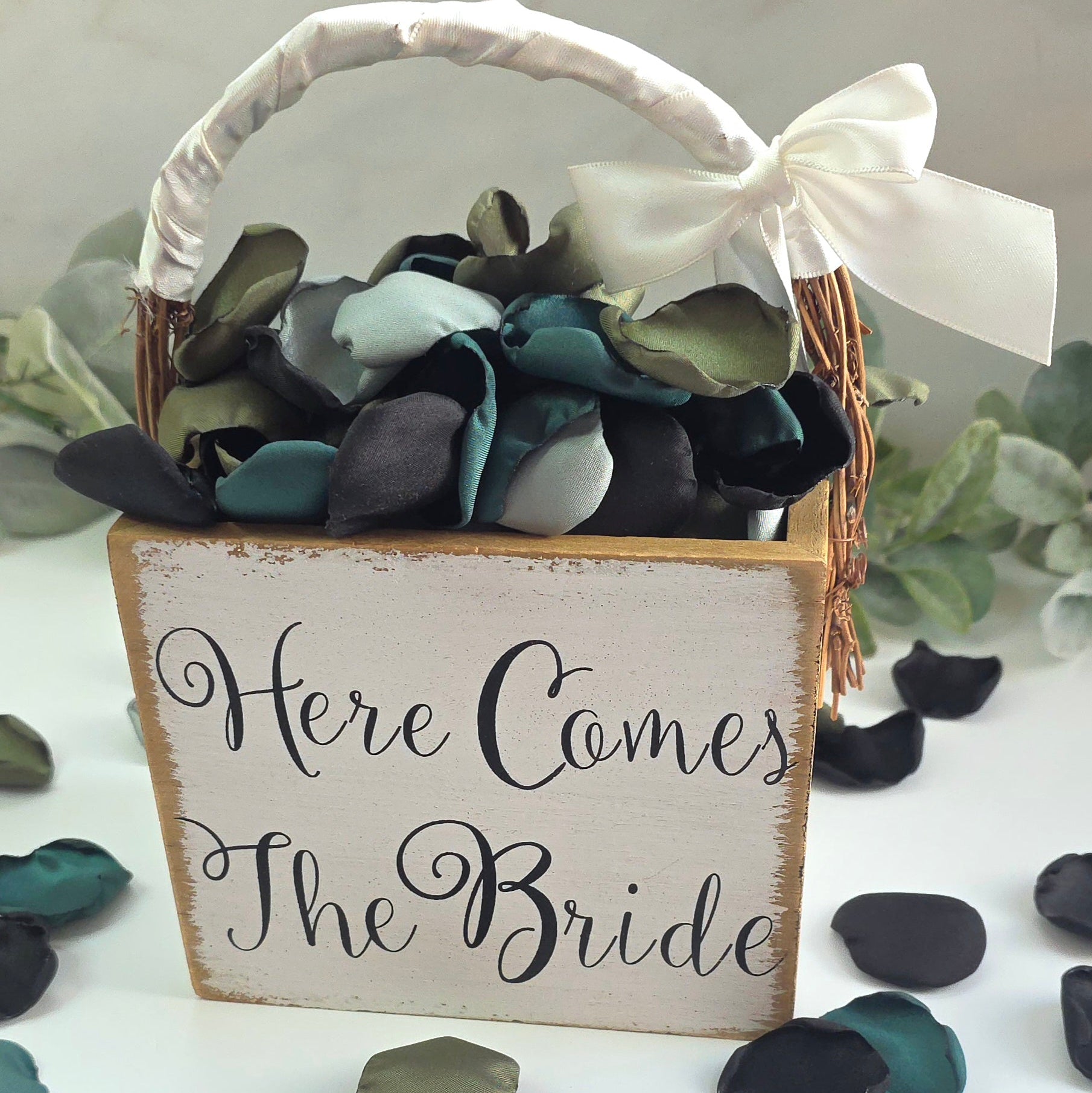 Olive, Forest green, sage and Black Rose petals for Western, County or Hunting Themed Wedding. Perfect for flower girl toss, wedding aisle decor, cake or reception table scatter, backdrop photo accents. For future brides planning a hunting themed wedding or camo inspired bridal shower event. Here comes the bride flower girl basket.