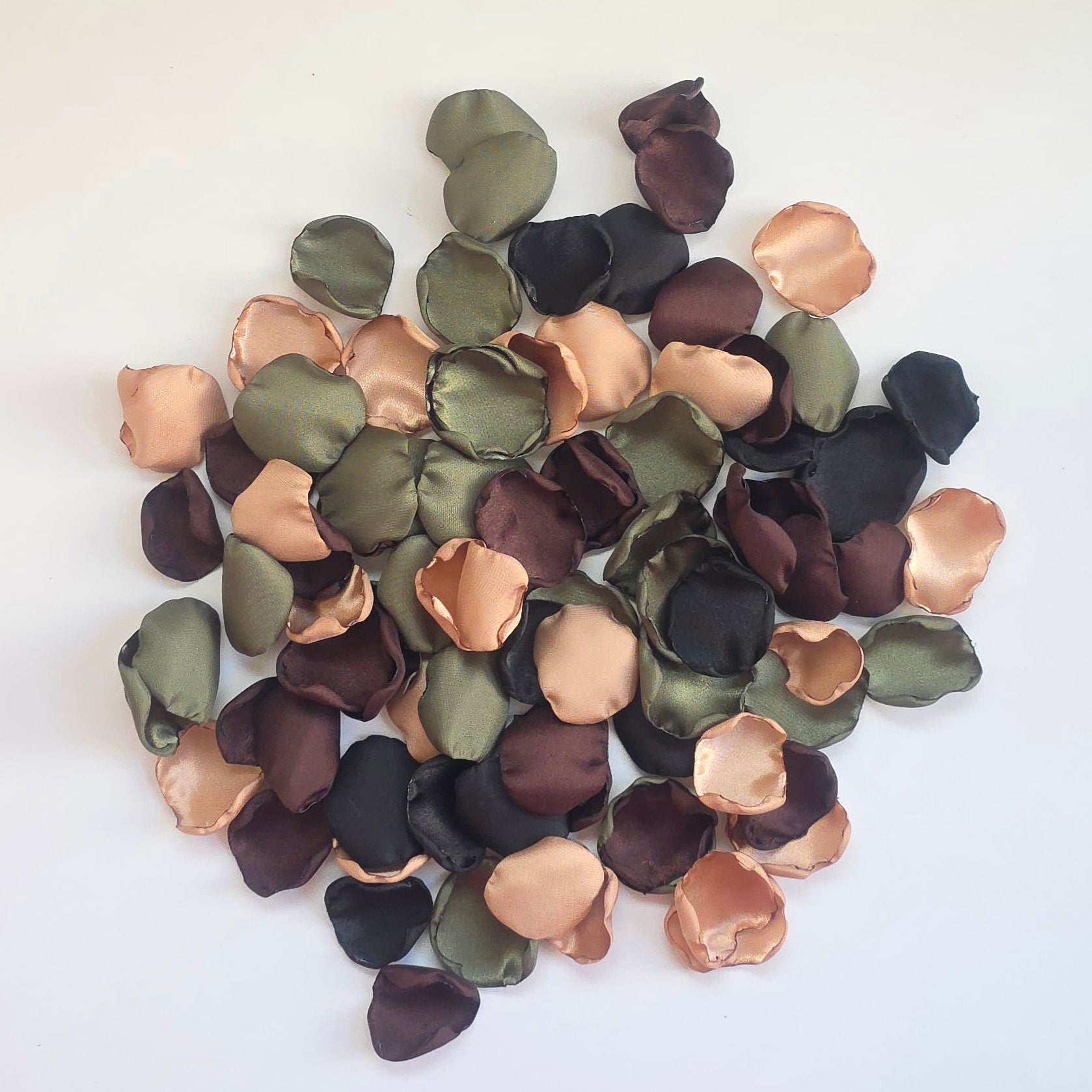 Olive, Tan, Brown and Black Rose petals for Western, County or Hunting Themed Wedding. Perfect for flower girl toss, wedding aisle decor, cake or reception table scatter, backdrop photo accents. For future brides planning a hunting themed wedding or camo inspired bridal shower event 