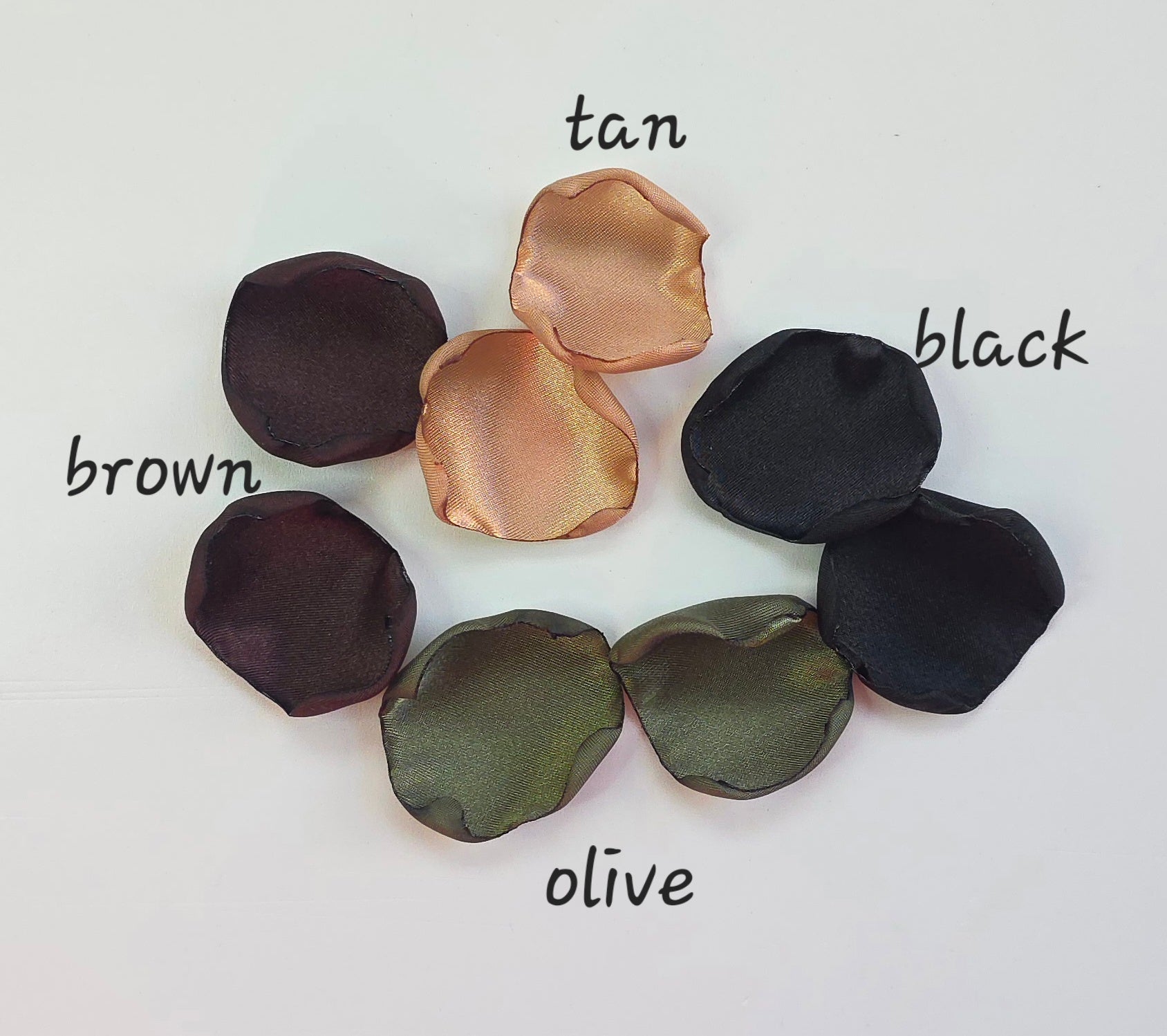 Olive, Tan, Brown and Black Rose petals for Western, County or Hunting Themed Wedding. Perfect for flower girl toss, wedding aisle decor, cake or reception table scatter, backdrop photo accents. For future brides planning a hunting themed wedding or camo inspired bridal shower event 