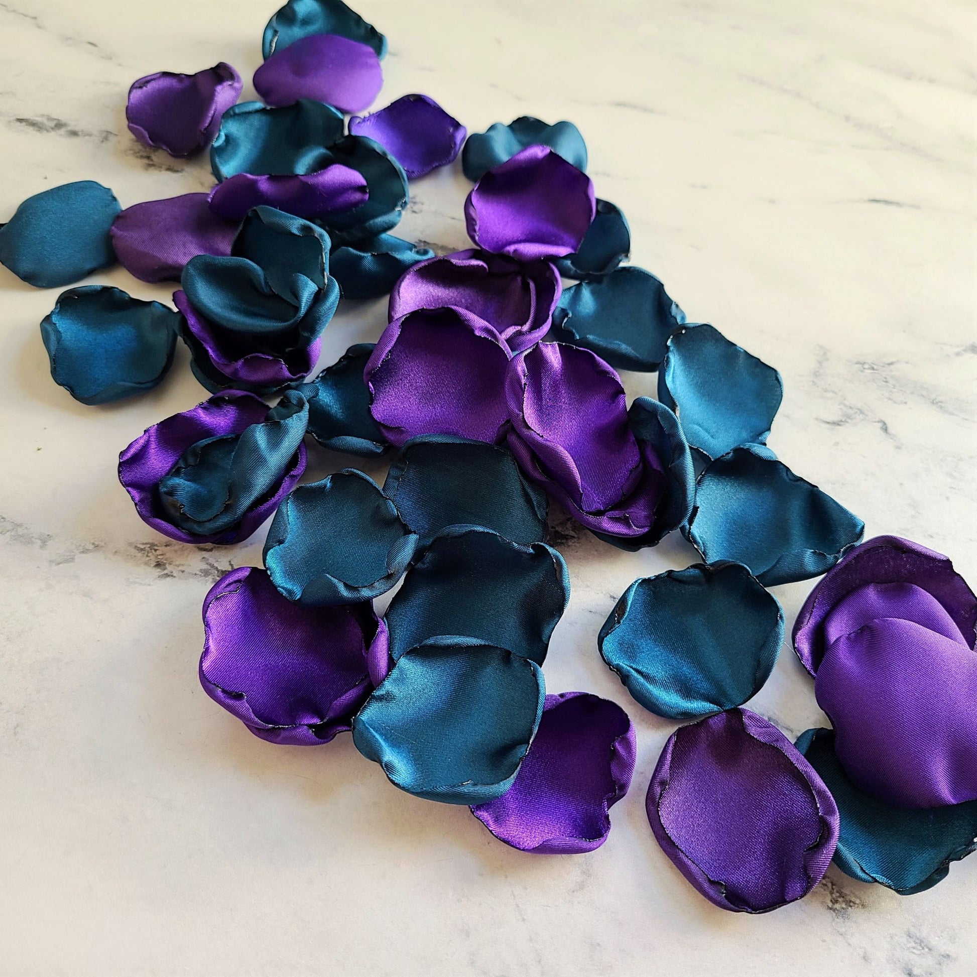 Purple Teal Rose Petals for Goth Wedding Decor, Flower, Bride or Die Bridal shower decor, spooky table confetti, halloween party decor confetti, bridesmaid box, fall wedding aisle decor, 